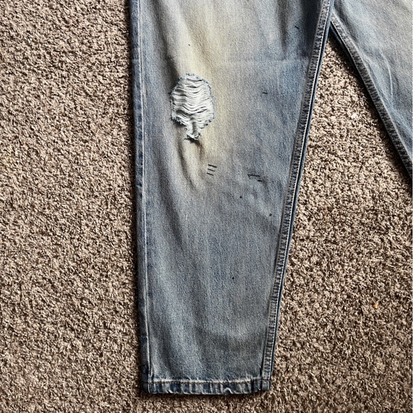 Levi’s Mens 550 ‘92 Jeans Size 38x30 Relaxed Taper Distressed New NWT $80 - Picture 4 of 6